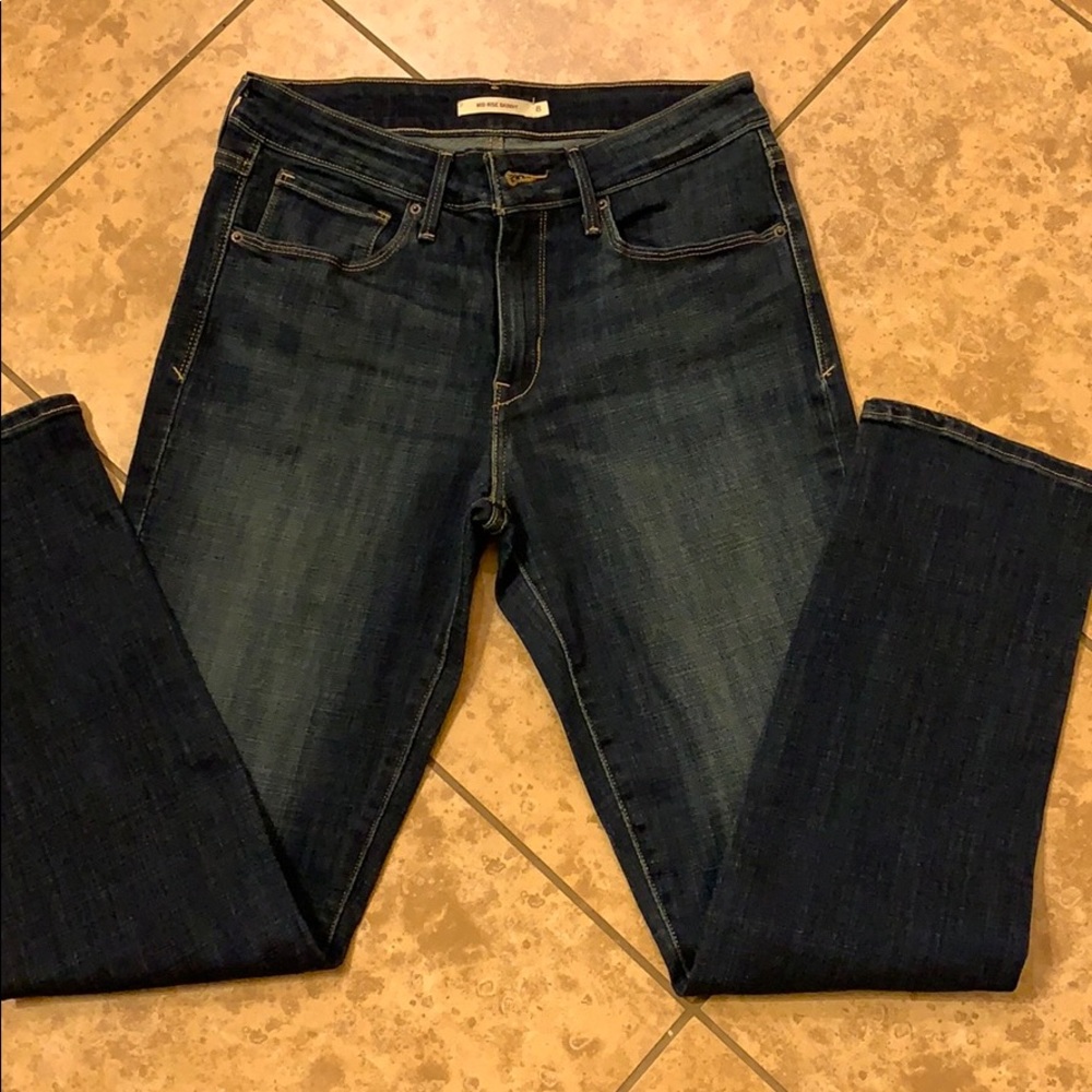 Levi’s mid rise skinny jeans size 8